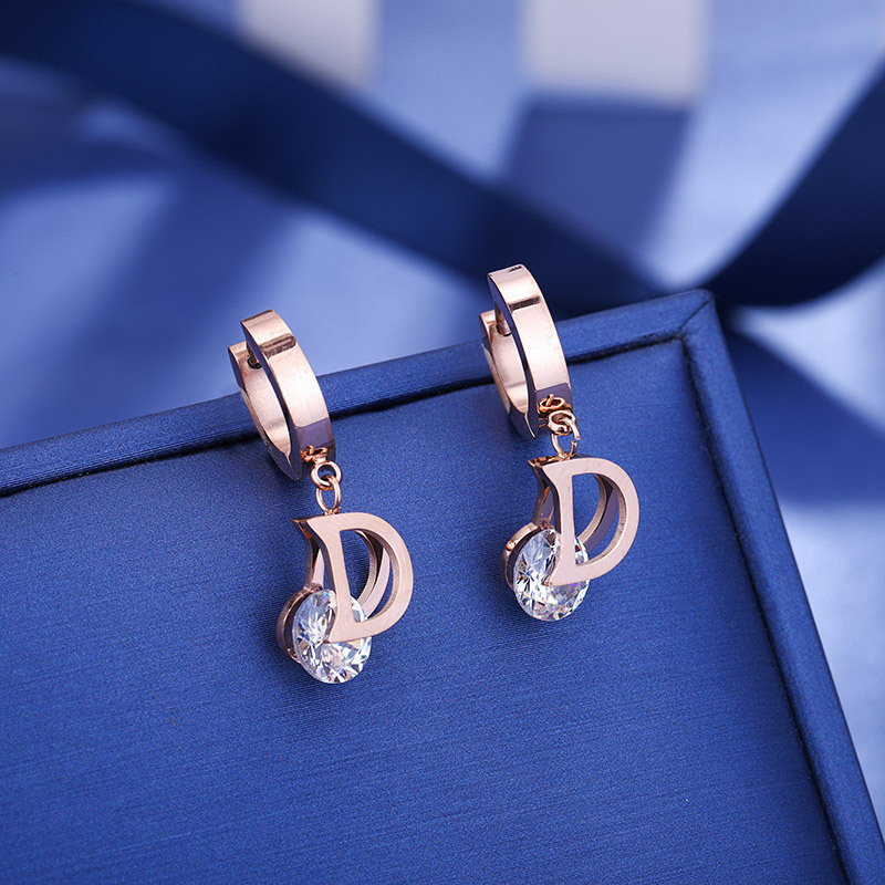 Vintage Luxury Letter D Crysta - огляд і ціна Vintage Fashion Jewelry Brands